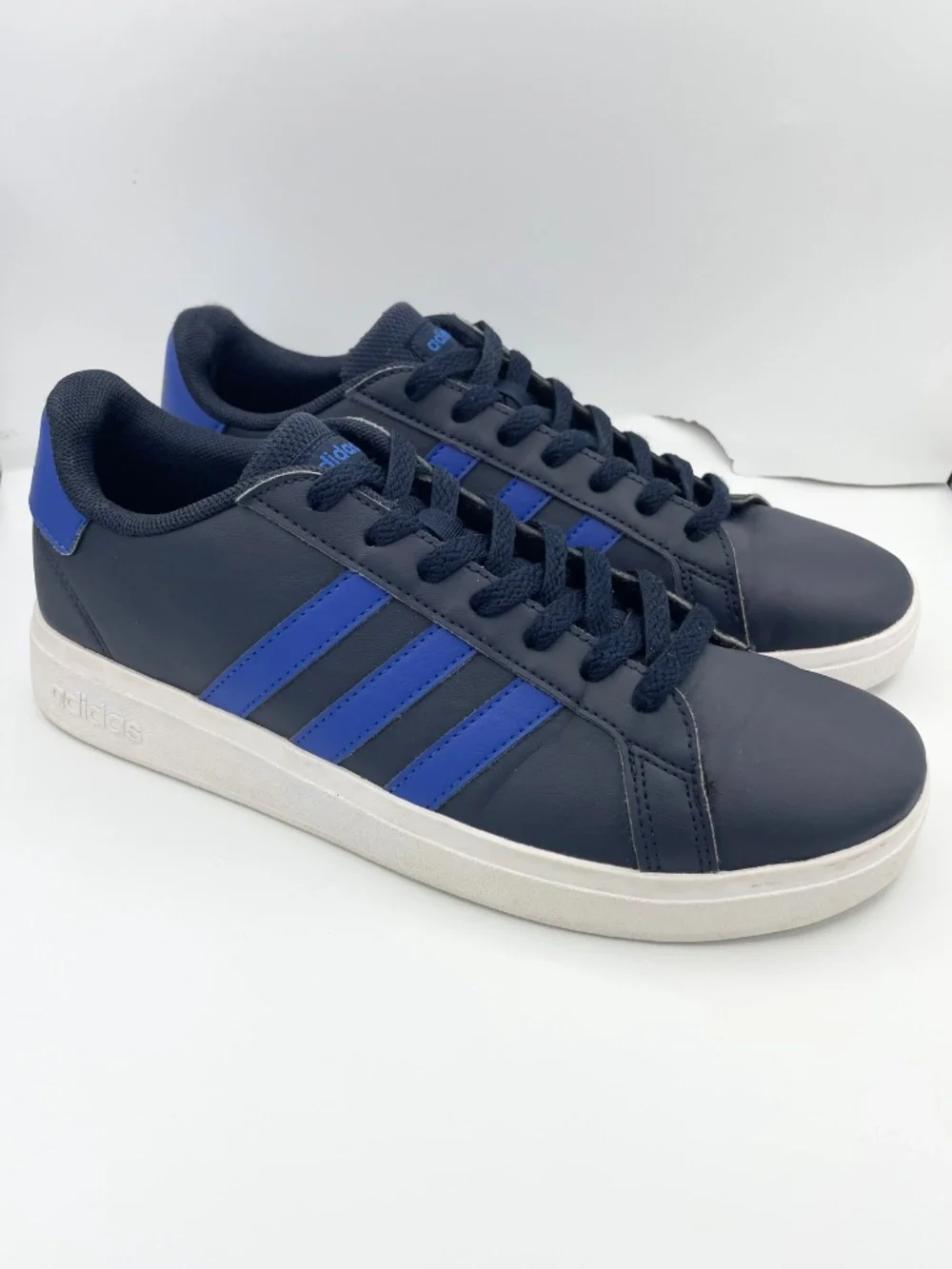 Adidas Grand Court blue lace-up unisex sneakers Size 6